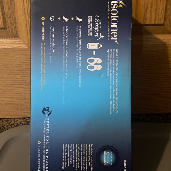 Men’s Size 13-14 Isotoner Memory Foam Slippers - Picture 4 of 4